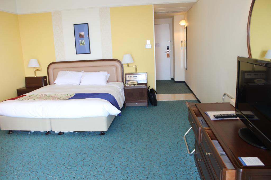 Kobe Portopia Hotel Exterior foto A room at the hotel